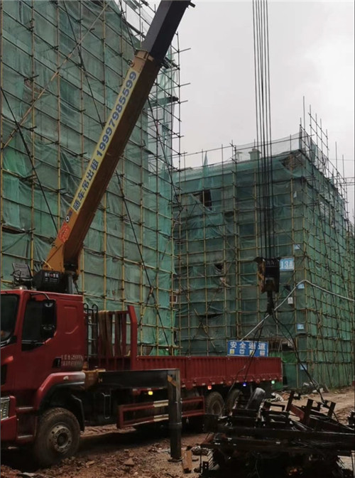 临猗县“慢工细活”—— 吊车的 “微动控制” 技术